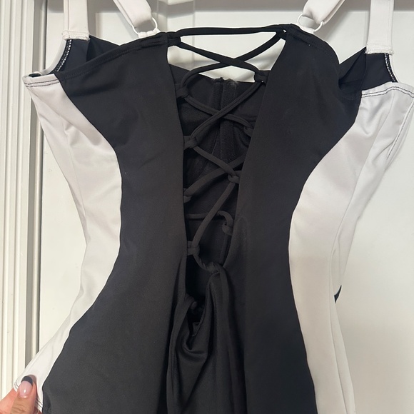 TA3 Lifty Contour Black & White Swim Suit - Picture 9 of 9